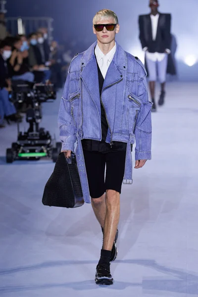 Look 96